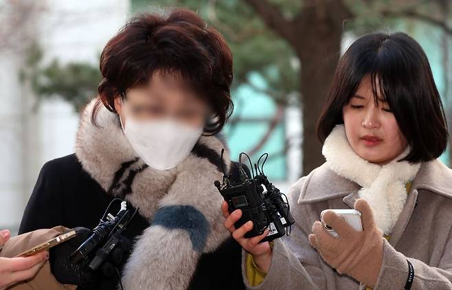 김병기 의원 측에 금품을 제공했다는 내용의 탄원서를 작성한 전직 동작구 의원 김 모 씨가 피의자 신분으로 지난 1월 9일 서울 마포구 서울경찰청 공공범죄수사대로 출석하고 있다. 뉴스1