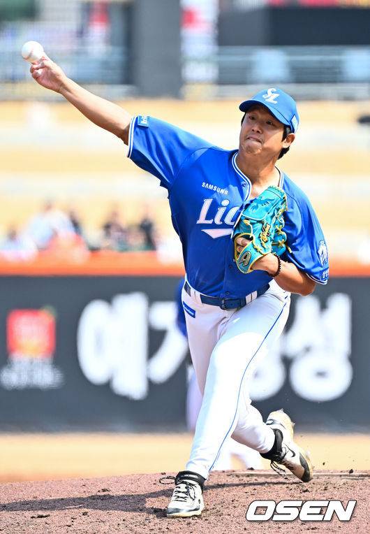 [OSEN=대전, 민경훈 기자] 12일 대전 한화생명볼파크에서 2026 신한 SOL KBO리그 시범경기 한화 이글스와 삼성 라이온즈의 경기가 열렸다.시범경기는&nbsp;오늘(12일)부터&nbsp;오는 24일까지 진행되며, 각 팀이 12경기씩 치러 총 60경기가 펼쳐진다.삼성 선발 양창섭이 마운드 위에서 힘차게 공을 뿌리고 있다.  2026.03.12 /rumi@osen.co.kr