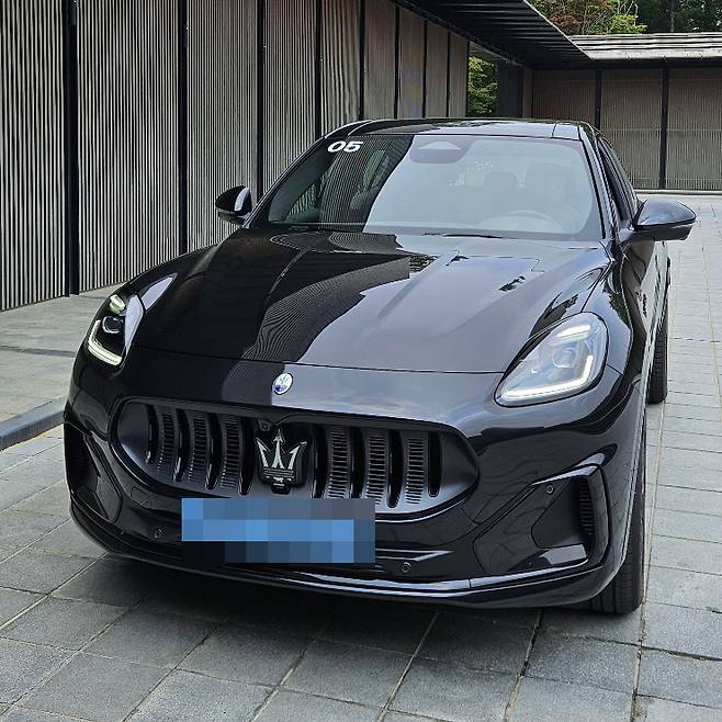 이탈리안 럭셔리 스포츠카 브랜드 마세라티(Maserati)가 국내 최초로 선보인 전기 스포츠유틸리티차(SUV) 그레칼레 폴고레(Grecale Folgore). 사진=이동준 기자