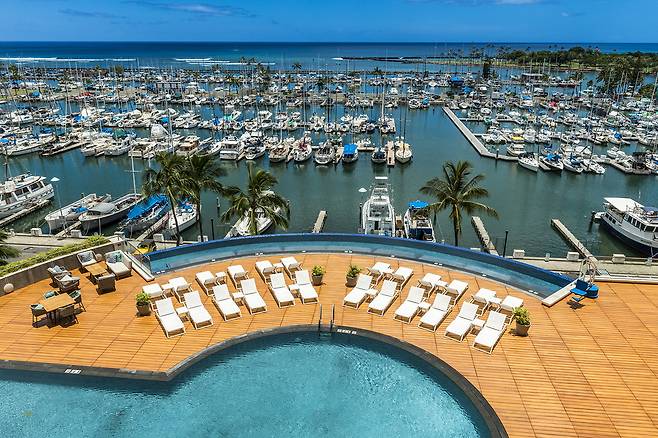 오아후에서 가장 긴 인피니티풀을 갖춘 하와이 인기 리조트 프린스 와이키키. 사진제공|팜투어