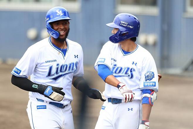 ▲ 르윈 디아즈(왼쪽) ⓒ삼성 라이온즈