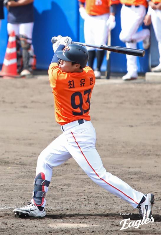 ▲ 한화 대졸 신인 내야수 최유빈은 내야 여러 포지션을 안정감 있게 지켜줄 수 있는 선수로 기대를 모은다. 신인이지만 수비 실력은 이미 1군감이라는 평가가 나오는 가운데, 김경문 감독 또한 최유빈에게 기회를 열어줄 생각이다.