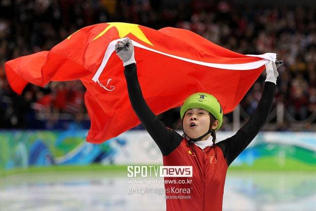 ▲ 왕멍은 선수 시절 교묘하게 반칙을 저지르며 한국 선수들을 괴롭히는 반칙왕으로 악명 높았다. 그래도 실력은 출충해 올림픽에서만 금메달 4개, 은메달 1개, 동메달 1개를 따낸 레전드다.