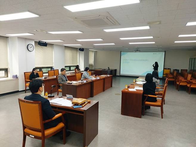 구리시청&nbsp;4층&nbsp;회의실에서&nbsp;'2026년&nbsp;구리시&nbsp;청소년성문화센터&nbsp;운영위원회&nbsp;회의'가 열렸다. 사진=구리시