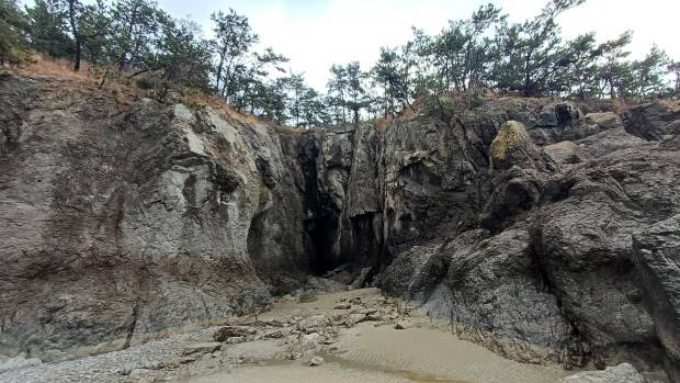 용난굴. 조희룡이 '용매도'의 영감을 얻은 곳이다