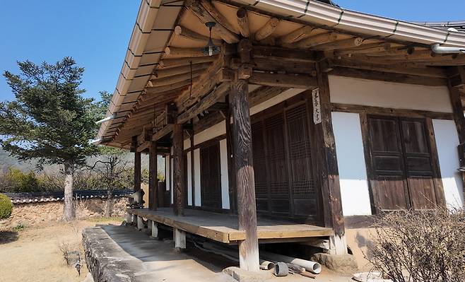 봉화군 봉화읍 유곡리 닭실마을에 자리한 고택 전경. 황준오기자