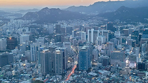 ▲ 남산에서 바라본 서울 도심./사진 = 주현태 기자