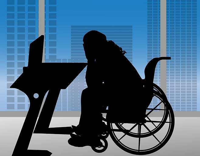 현행 장애인 고용의무제도는 장애인의 장애 정도나 채용형태(정규직, 계약직) 등에 대한 구체적인 기준을 두고 있지 않아 경증 장애인을 계약직 형태로 채용하는 경우가 빈번한 상황이다. / 게티이미지뱅크