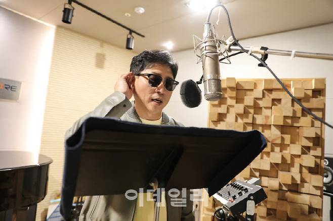 음원 녹음중인 장제환 예비후보.(사진=후보)