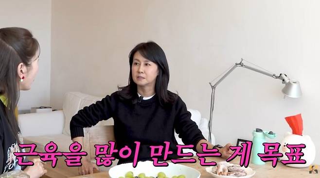 배우 김승신이 근육을 많이 만드는 게 목표라고 밝혔다. 사진=유튜브 채널 'A급 장영란'