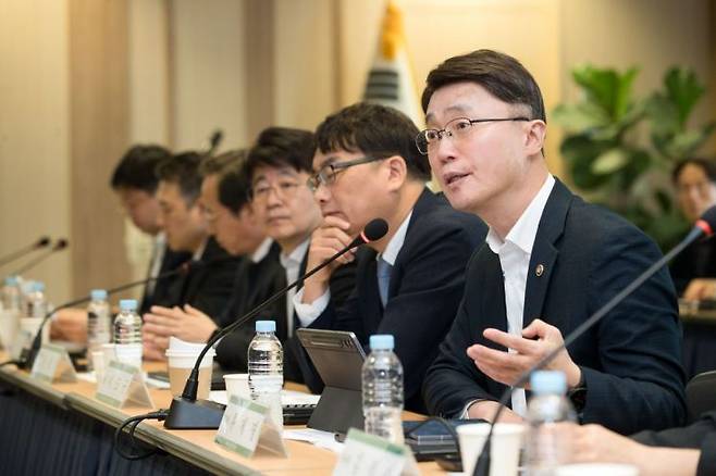 13일 오전 국가과학기술자문회의에서 '에이전틱 AI 시대, 소프트웨어(SW) 산업 및 인재양성 대응방안'을 주제로 열린 전문가 간담회에서 류제명 과학기술정보통신부 제2차관이 발언하고 있다. 과학기술정보통신부