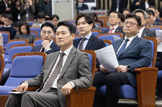 장동혁 국민의힘 대표가 12일 서울 여의도 국회에서 열린 의원총회에 자리하고 있다./뉴스1