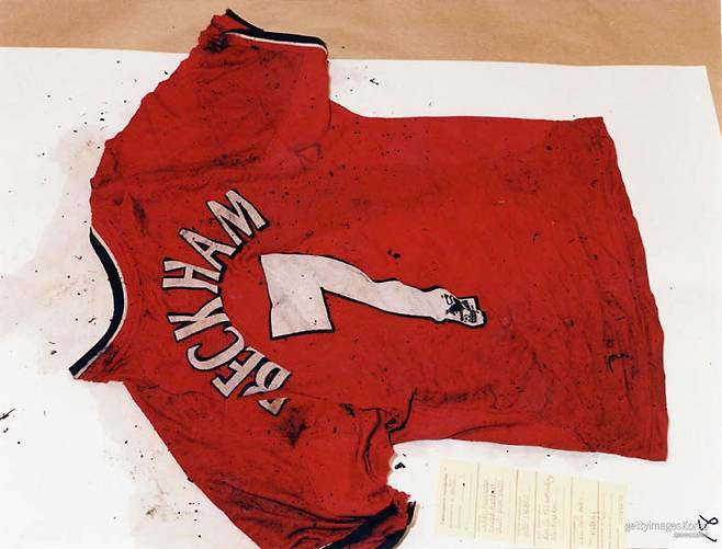 사건 당시 이안의 집에서 발견된 불탄 맨체스터 유나이티드 유니폼. 사진=게티이미지