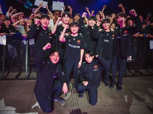 . 12연승 대기록 세우며 결승전 진출 목전에 둔 농심 레드포스.