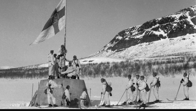 나치와 군사동맹을 맺고 소련과 전투를 벌였던 '계속전쟁 '당시의 핀란드군. 핀란드인 1,400여 명은 나치 SS 기갑사단에 자원병으로 참전하기도 했다. Military Museum of Finland