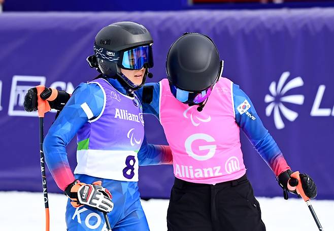 최사라-어은미 가이드. 사진제공=사진공동취재단