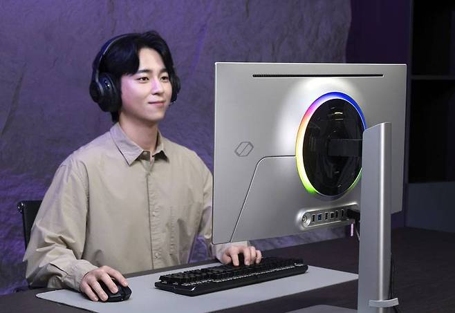 이더넷은 빠른 반응을 요하는 온라인 게임 또는 대규모 파일 전송에 유리하다 / 출처=삼성전자