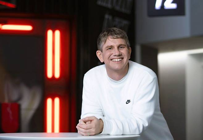 나이키코리아를 이끌고 있는 체이스 테일러 제너럴 매니저. “선수들의 잠재력을 극대화는게 우리의 임무”라고 말한 그는 “스포츠라는 본질에 집중하겠다”며 앞으로의 브랜드 방향성을 시사했다. 사진 나이키
