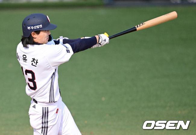 [OSEN=이천, 최규한 기자] 12일 경기도 이천 두산베어스파크에서 ‘2026 신한 SOL KBO리그’ 시범경기 두산 베어스와 키움 히어로즈의 경기가 열렸다.시범경기는&nbsp;오늘(12일)부터&nbsp;오는 24일까지 진행되며, 각 팀이 12경기씩 치러 총 60경기가 펼쳐질 예정이다.6회말 2사 1,2 루 상황 두산 이유찬이 달아나는 좌월 스리런포를 날리고 있다. 2026.03.12 / dreamer@osen.co.kr