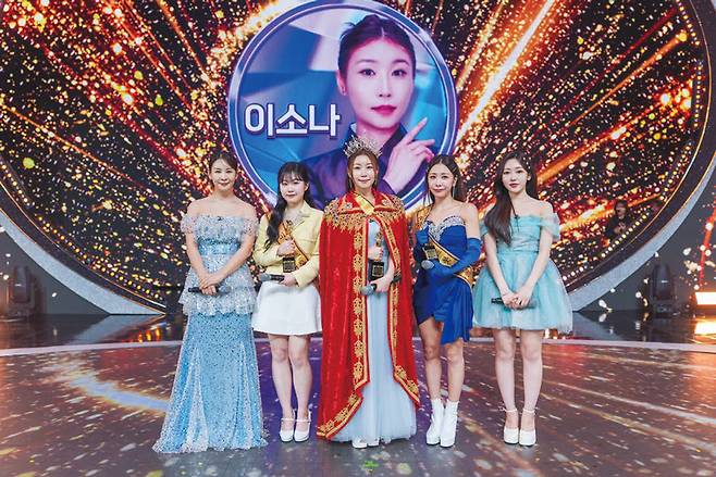 《미스트롯4》 톱5에 오른 윤태화, 홍성윤, 이소나, 허찬미, 길려원(왼쪽부터) ⓒTV CHOSUN 《미스트롯4》