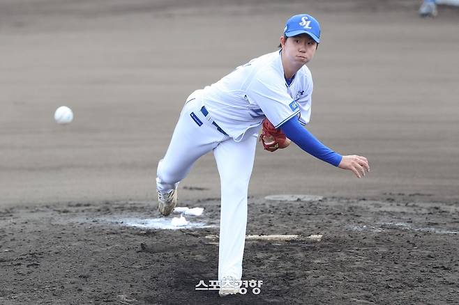 삼성 장찬희 투구 모습. 삼성라이온즈 제공