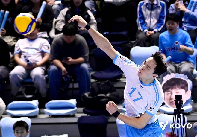 공격하는 대한항공의 임동혁  [한국배구연맹 제공. 재판매 및 DB 금지]