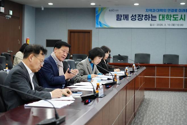 10일 '함께 성장하는 대학도시 성북 종합계획' 보고회에 참석한 이승로 구청장 [성북구 제공. 재판매 및 DB 금지]