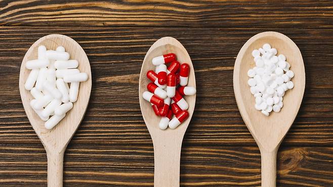 종합비타민이 노화를 늦추는 데 도움이 된다는 연구 결과가 나왔다|출처: 클립아트코리아