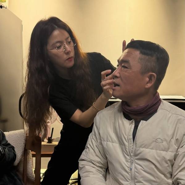 배우 이윤미, 가수 김건모 (왼쪽부터) ⓒ이윤미 SNS 캡처