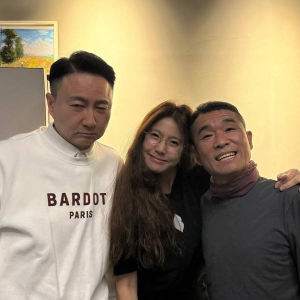 작곡가 주영훈, 배우 이윤미, 가수 김건모 (왼쪽부터) ⓒ이윤미 SNS 캡처