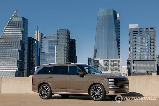 현대차가 팰리세이드의 전동시트 결함으로 의심되는 여아 사망 사고가 발생하면서 판매를 일시 중단하고 리콜을 실시한다. (출처 : 현대자동차)