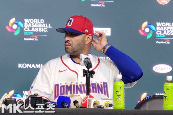 푸홀스 감독이 기자회견을 갖고 있다. 사진(美 마이애미)= 김재호 특파원