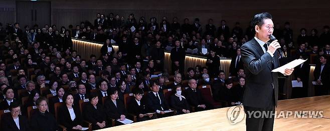 추도사 하는 정청래 대표 (서울=연합뉴스) 한상균 기자 = 더불어민주당 정청래 대표가 14일 서울 동작구 원불교 소태산기념관에 열린 고 이해찬 전 국무총리 49재에서 추도사를 하고 있다. 2026.3.14 [청와대사진기자단] xyz@yna.co.kr