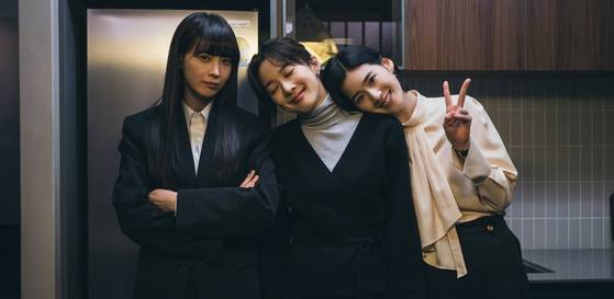 EAN 드라마 '아너: 그녀들의 법정' 비하인드 컷. ENA 제공.