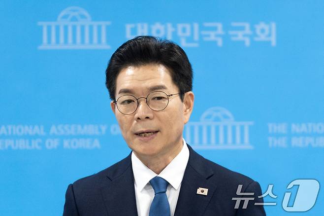 정원오 더불어민주당 서울시장 예비후보가 11일 서울 여의도 국회 소통관에서 열린 국회출입기자단 프레스데이에서 취재진의 질문에 답변하고 있다. 2026.3.11 ⓒ 뉴스1 이승배 기자