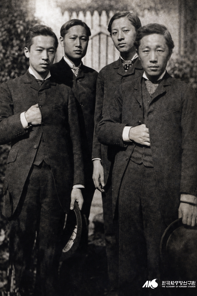 감신정변 실패후 일본으로 망명한 개화파 인물들. 왼쪽부터 박영효 서광범 서재필 김옥균. 자료=한국학중앙연구원