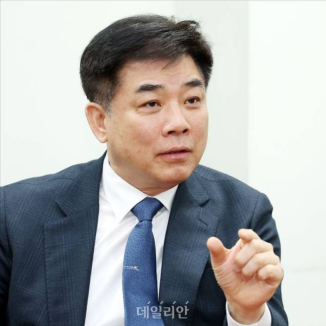 김병욱 성남시장 예비후보가 9일 오전 서울 여의도 국회 의원회관에서 데일리안과 인터뷰를 하고 있다. ⓒ데일리안 홍금표 기자
