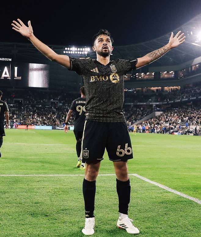 LA FC는 15일 열린 세인트루이스와의 2026시즌 MLS 4라운드 안방경기에서 멀티골을 기록한 마티외 슈아니에르(사진)의 활약에 힘입어 2-0 승리를  거뒀다. 사진 출처 LA FC 인스타그램