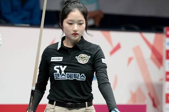 에스와이가 19일 열린 PBA팀리그 3라운드 6일차 경기에서 우리금융캐피탈을 세트스코어 4:2로 물리치고 상위권 발판의 계기를 마련했다. 한지은은 마지막 6세트에서 스롱피아비를 꺾고 팀 승리를 확정지었다. (사진=PBA)