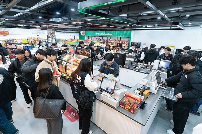 세븐일레븐 뉴웨이브 한양대프라자점. (세븐일레븐 제공)