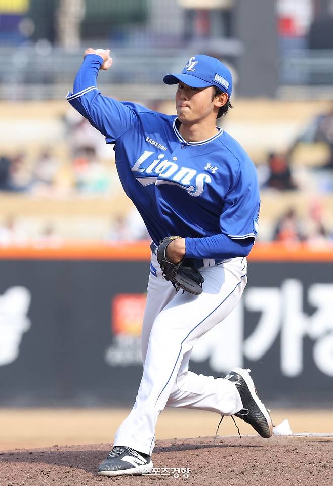 삼성의 일본인 투수 미야지 유라가 지난 12일 대전 한화생명볼파크에서 열린 한화전에서 역투하고 있다. 삼성라이온즈 제공