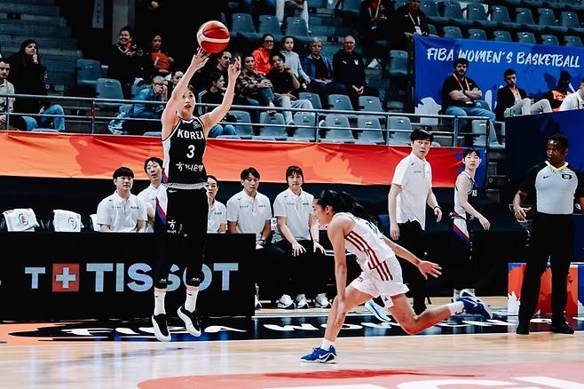 한국 여자농구대표팀이 15일 열린 2026 FIBA 여자 농구 월드컵 최종예선에서 필리핀을 꺾고 본선 진출권을 획득했다. /사진=FIBA 제공