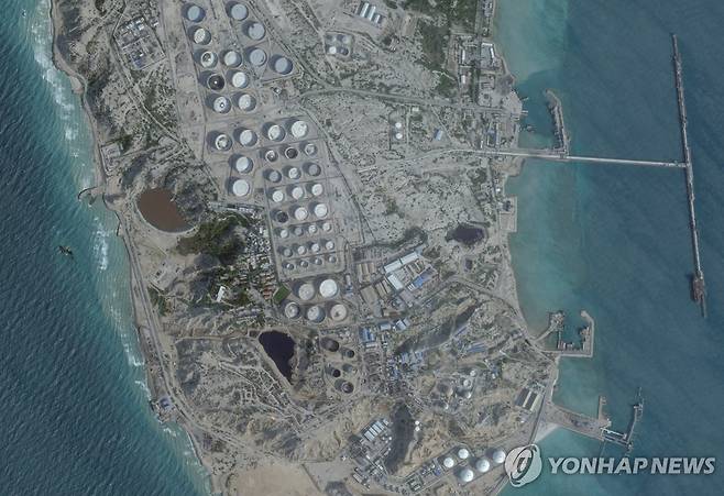 이란 하르그섬의 원유 터미널을 찍은 플래닛랩스의 위성사진 [로이터 연합뉴스 자료사진. 재판매 및 DB 금지]