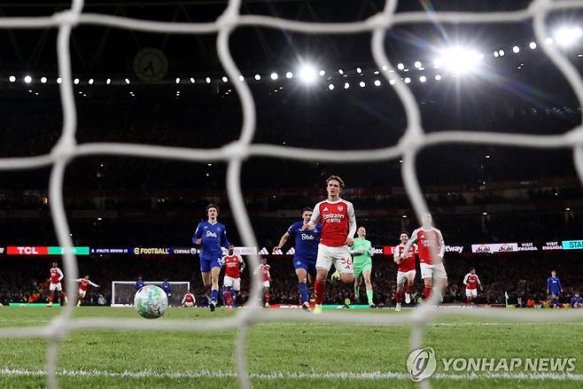 EPL 데뷔골을 꽂는 아스널의 맥스 다우먼 [로이터=연합뉴스]