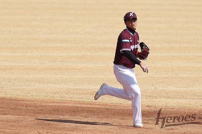키움 어준서의 13일 시범 경기 모습.  [키움 히어로즈 제공. 재판매 및 DB 금지]
