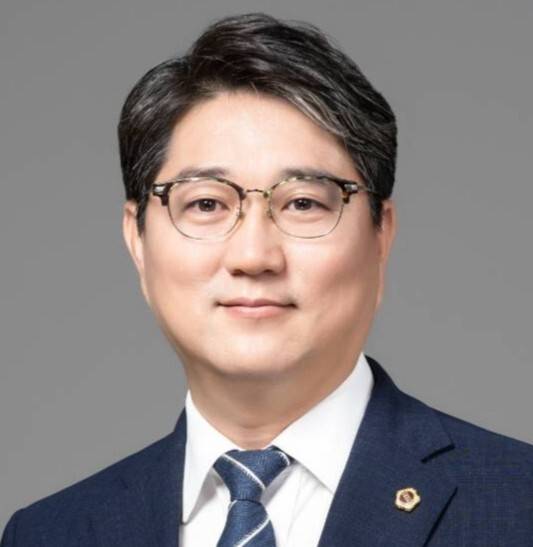 두세훈 (전북대학교 특임교수·변호사/전 전북도의회 의원)