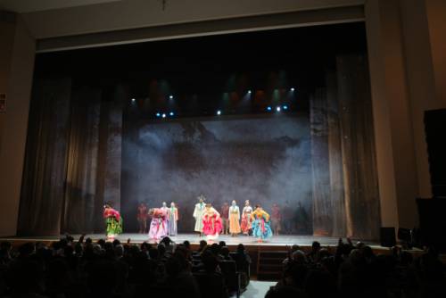 ◇정선아리랑 뮤지컬 퍼포먼스 ‘아리아라리’ 공연이 지난 15일 일본 타하라시 아츠미문화회관에서 타하라시 초청 공연을 성공적으로 마무리하며 700석 관중들로부터 뜨거운 호응을 이끌어냈다.