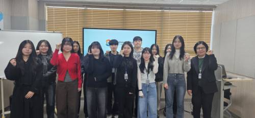 ◇춘천바이오산업진흥원(원장:김창혁)이 16일 진흥원 교육실에서 ‘체외진단 현장맞춤형 인력양성 교육과정’을 개강했다.