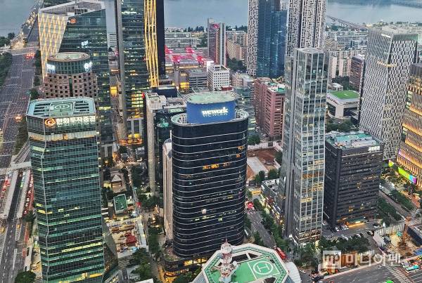 올해 1분기 주요 증권사들이 3조원대의 어닝 서프라이즈(깜짝 실적)를 거둘 것으로 전망된다. 사진은 여의도 증권가 전경. /사진=미디어펜 김상문 기자