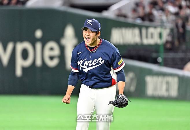 대한민국 야구대표팀의 박영현이 9일 일본 도쿄 도쿄돔에서 열린 2026 월드베이스볼클래식(WBC) 조별리그 호주와 경기 6회말 1사 1루 상황에서 병살타를 유도한 뒤 포효하고 있다. 도쿄(일본) | 박진업 기자 upandup@sportsseoul.com